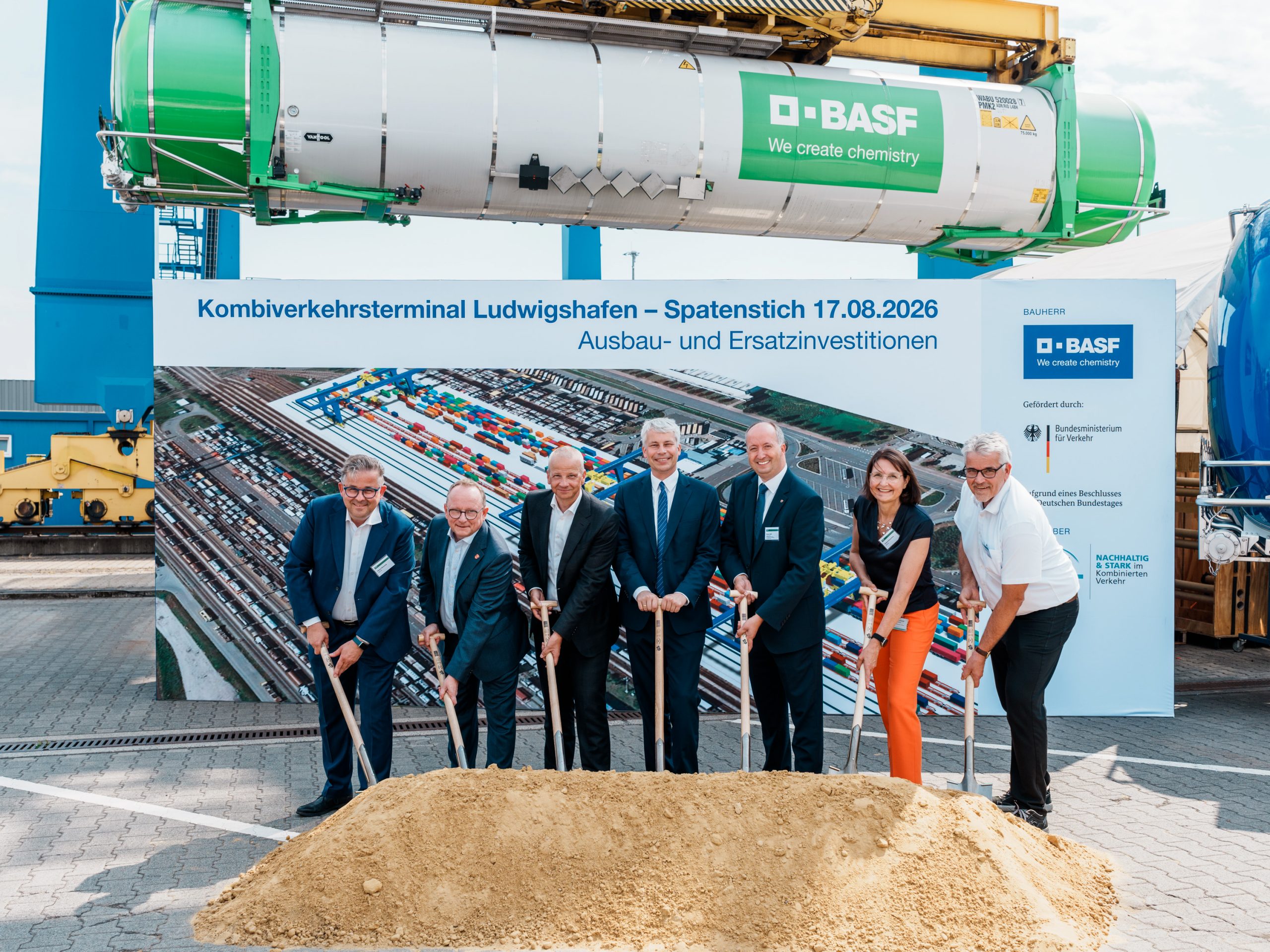 1. Spatenstich für die Ausbau- und Ersatzarbeiten am KVT in Ludwigshafen
